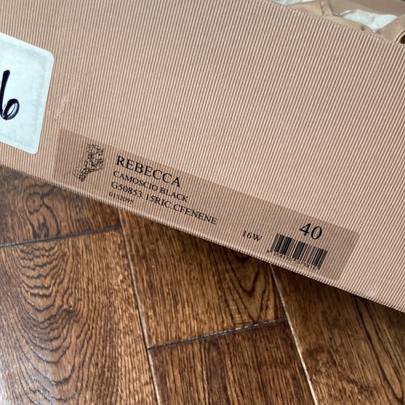 Gianvito Rossi Rebecca lace and suede lace-up heeled booties. - Picture 12 of 13